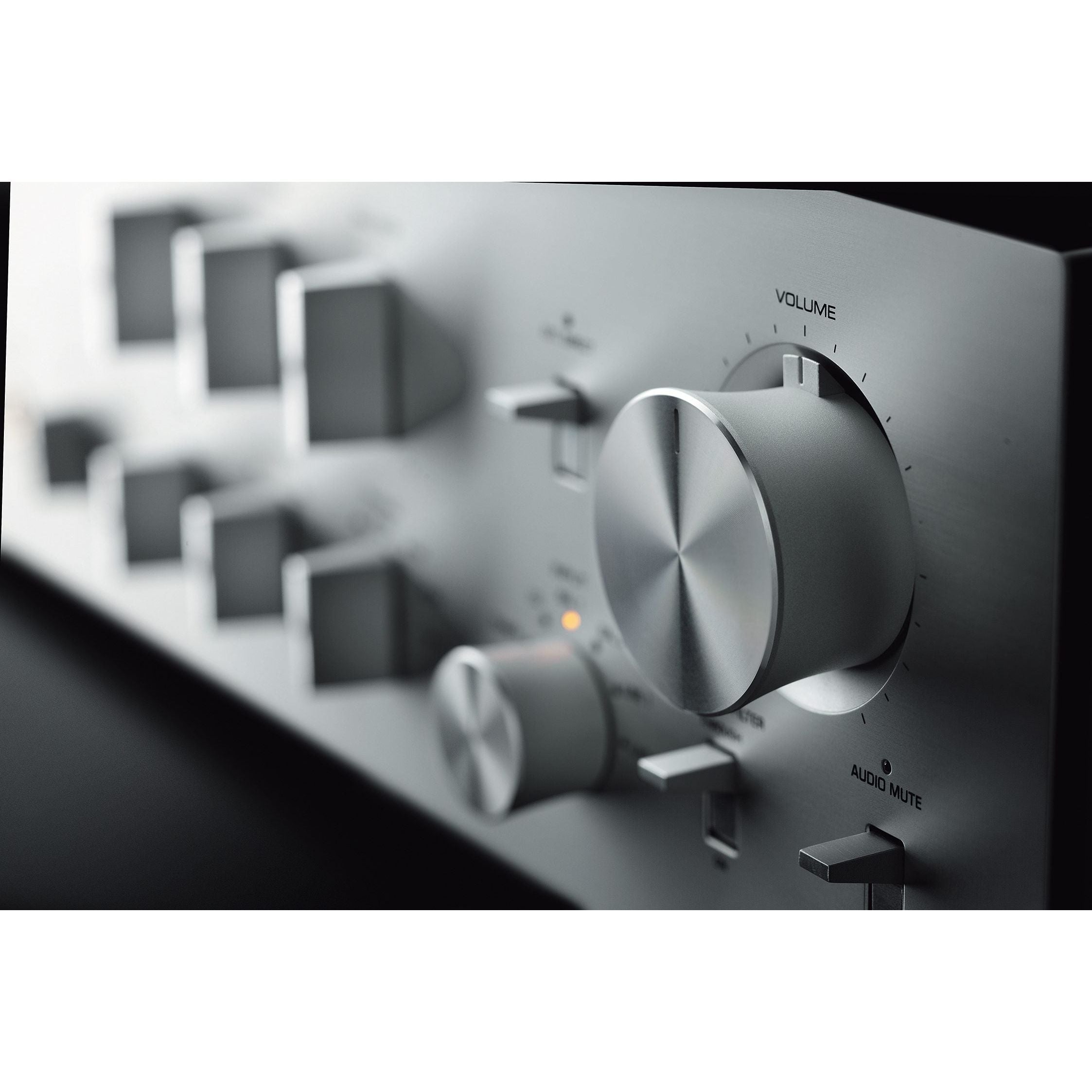 Yamaha - C-5000 Preamplifier