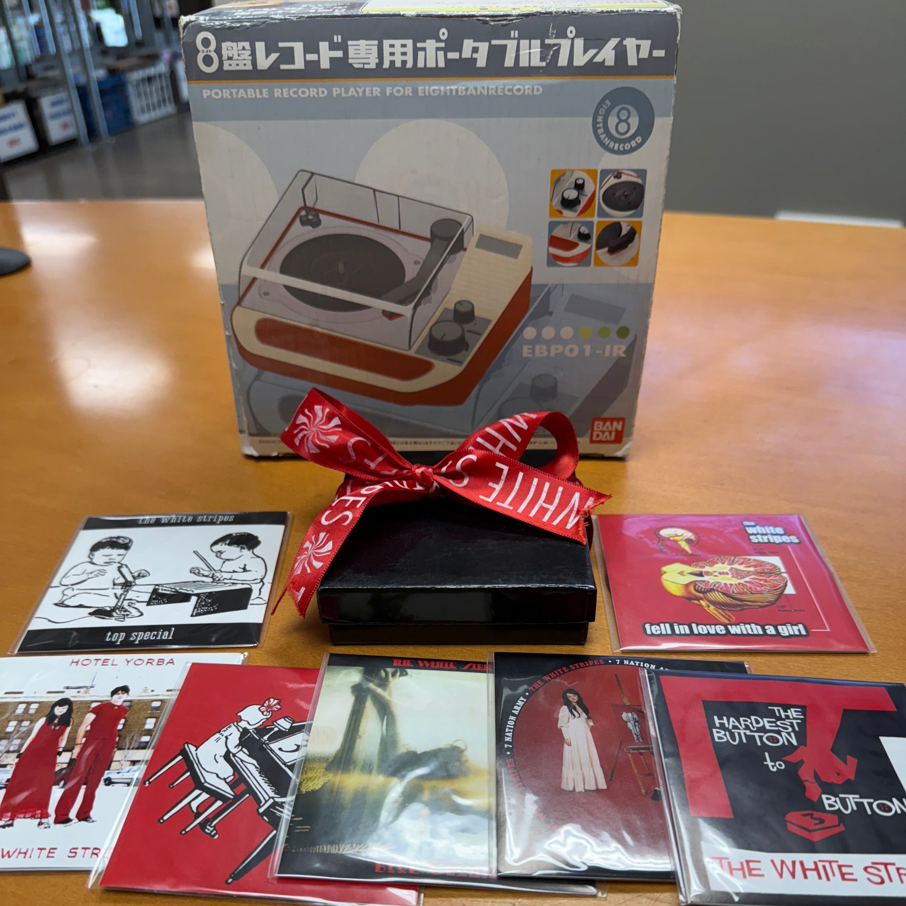 White Stripes - Triple Inch-O-Phone Set - 7x 3" Singles and Player