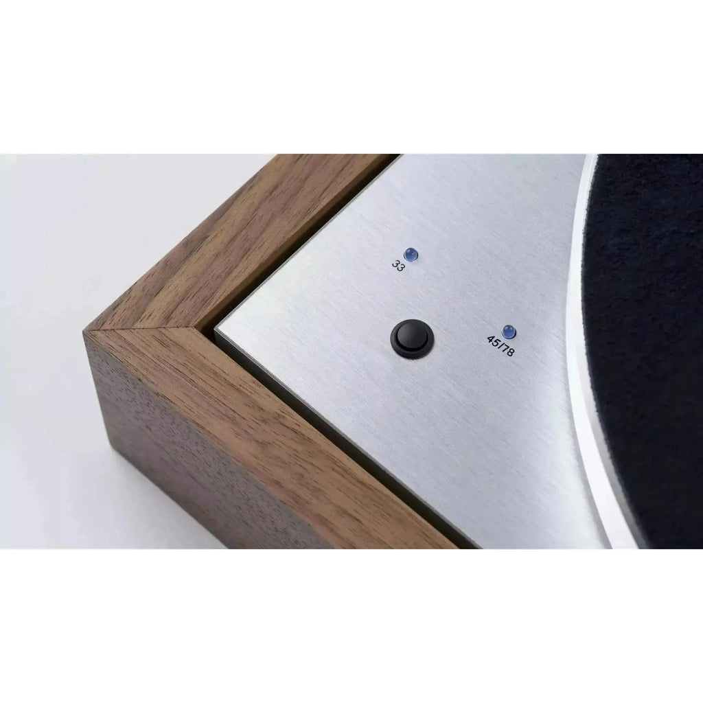 Pro-Ject - Classic Evo Turntable w/ Sumiko Moonstone - Walnut